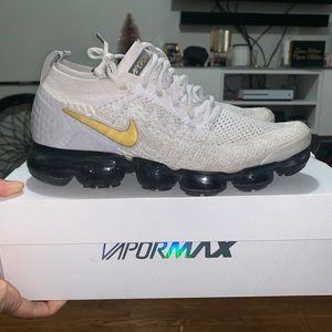 Nike Air Vapormax Flyknit 2